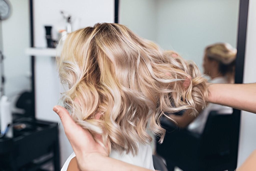 How To Achieve The Perfect Dirty Blonde Hair Color At Home Or Salon